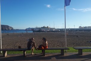SENIORKA WJECHAŁA DO OCEANU