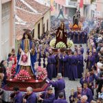 SPEKTAKULARNE PROCESJE I ŚWIĄTECZNY HANDEL